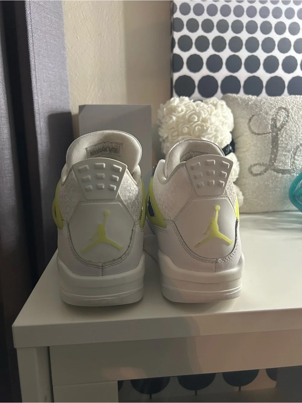 Air Jordan 4 Sneakers Light. Lemon Twist- White with Neon Yellow Accents